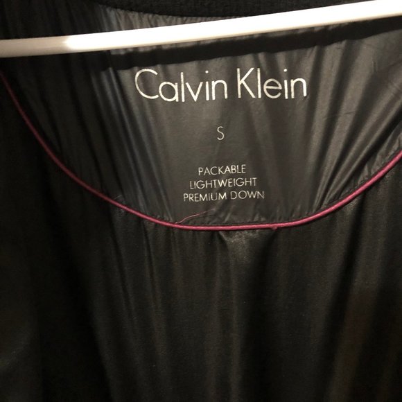 Calvin Klein Packable Puffer Jacket - Picture 4 of 10